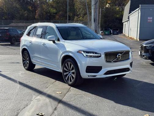 2023 Volvo XC90 B6 Core