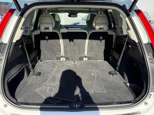 2023 Volvo XC90 B6 Core