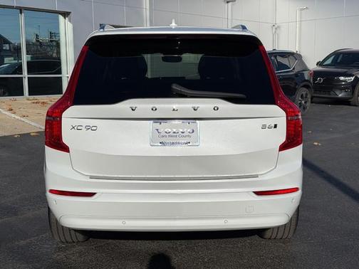 2023 Volvo XC90 B6 Core