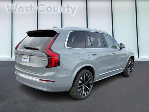 2025 Volvo XC90 Plug-In Hybrid T8 Plus 7-Seater