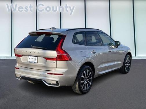 2025 Volvo XC60 B5 Plus