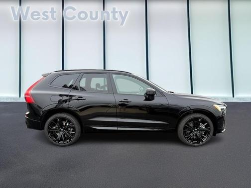 Onyx Black Metallic 2026 Volvo XC60 Plug-In Hybrid T8 Ultra Black Edition