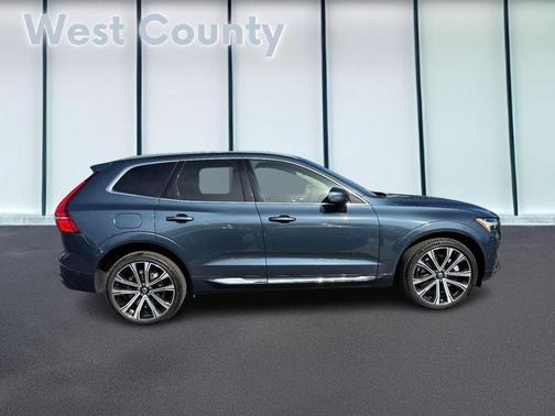 2023 Volvo XC60 B6 Ultimate Bright Theme