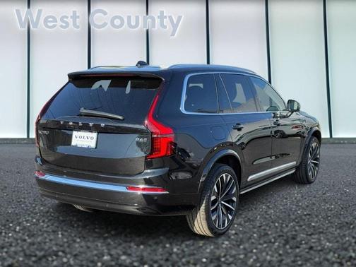 2025 Volvo XC90 B6 Plus 7-Seater