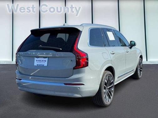 2025 Volvo XC90 B6 Plus 7-Seater