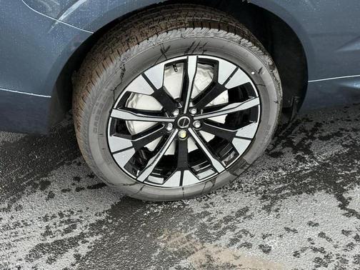 2026 Volvo XC60 Plug-In Hybrid T8 Plus