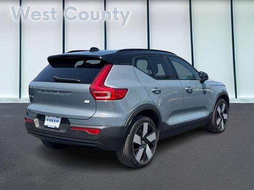 Gray Metallic 2023 Volvo XC40 Recharge Pure Electric Twin Ultimate