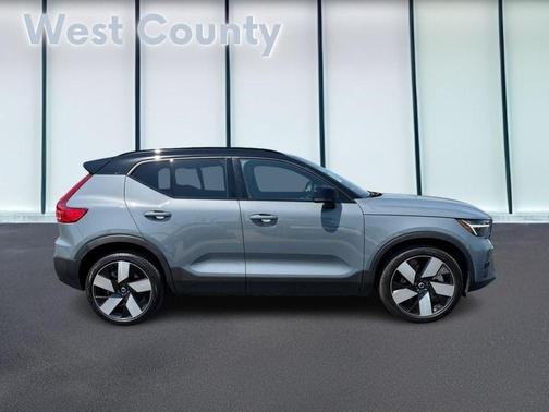 Gray Metallic 2023 Volvo XC40 Recharge Pure Electric Twin Ultimate