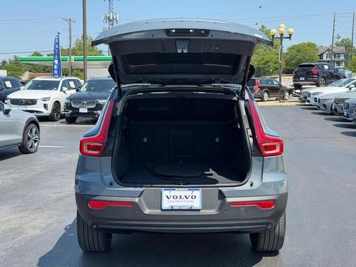 Gray Metallic 2023 Volvo XC40 Recharge Pure Electric Twin Ultimate