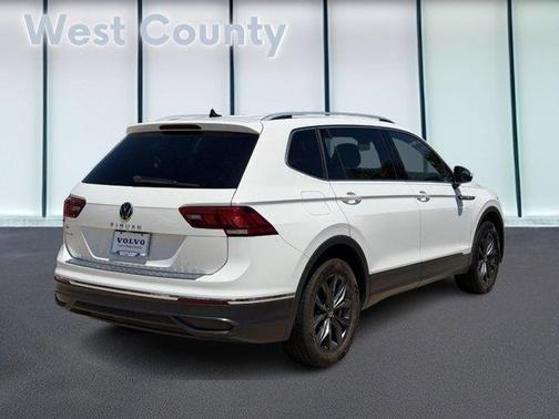 Pure White 2022 Volkswagen Tiguan 2.0T SE