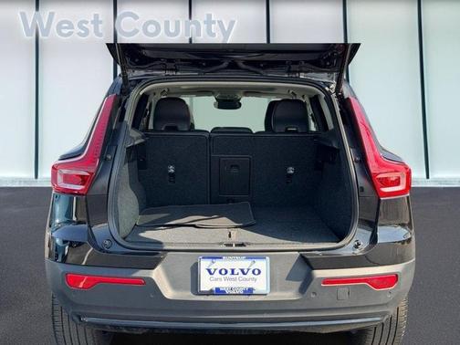 Onyx Black 2025 Volvo XC40 B5 Plus Dark Theme