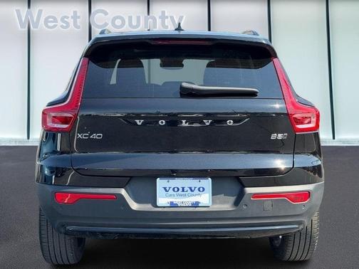 Onyx Black 2025 Volvo XC40 B5 Plus Dark Theme