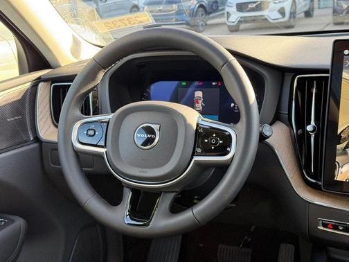 2026 Volvo XC60 B5 Ultra