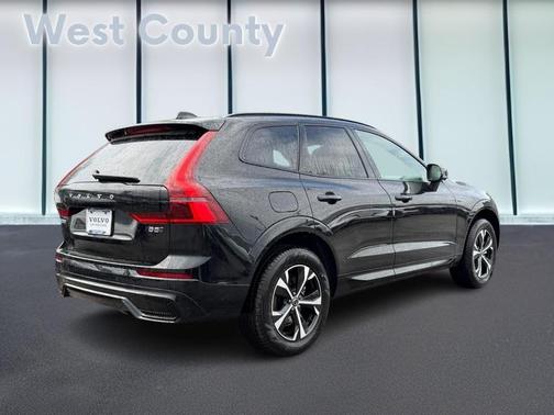 Onyx Black Metallic 2026 Volvo XC60 B5 Core