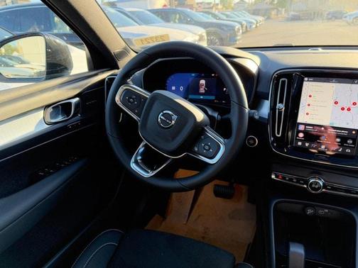 2026 Volvo XC40 B5 Ultra Black Edition