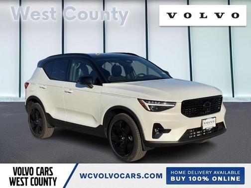 2026 Volvo XC40 B5 Ultra Black Edition