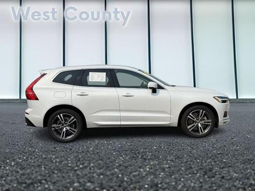 2021 Volvo XC60 T6 Momentum