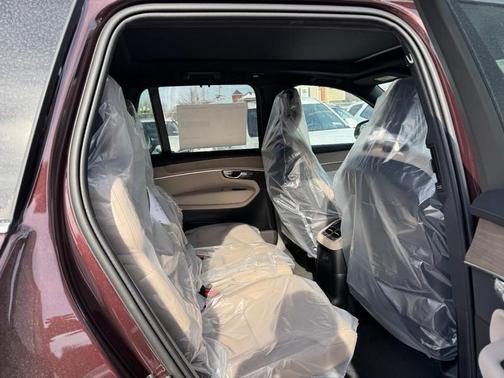 Red Metallic 2026 Volvo XC90 Plug-In Hybrid T8 Ultra 7-Seater