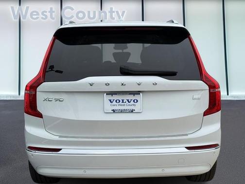 2023 Volvo XC90 Recharge Plug-In Hybrid T8 Ultimate Bright Theme 7-Seater