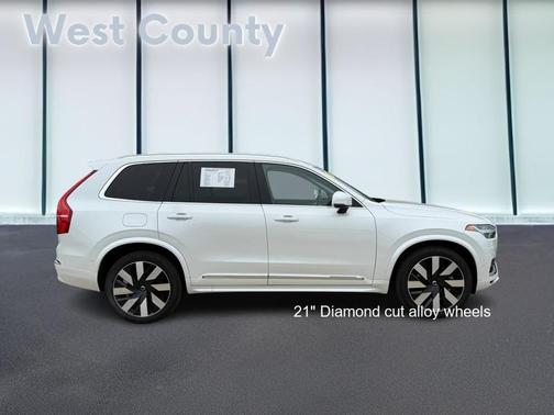 2023 Volvo XC90 Recharge Plug-In Hybrid T8 Ultimate Bright Theme 7-Seater