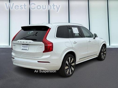 2023 Volvo XC90 Recharge Plug-In Hybrid T8 Ultimate Bright Theme 7-Seater
