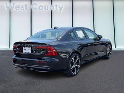 Onyx Black 2025 Volvo S60 B5 Plus