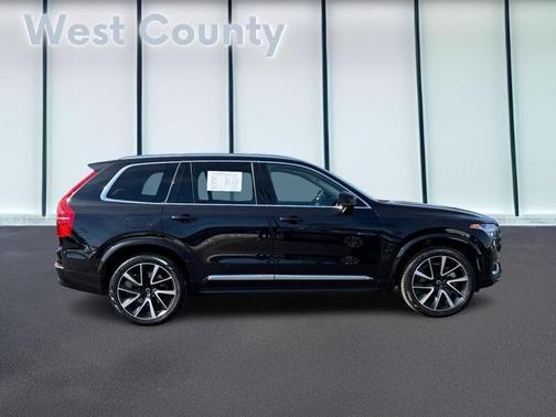 2023 Volvo XC90 B5 Plus