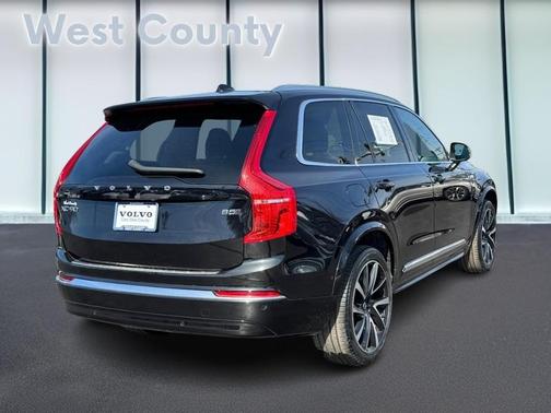 2023 Volvo XC90 B5 Plus
