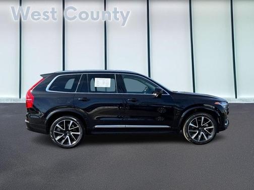 2023 Volvo XC90 B5 Plus