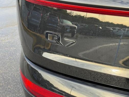 2023 Audi Q7 55 Premium