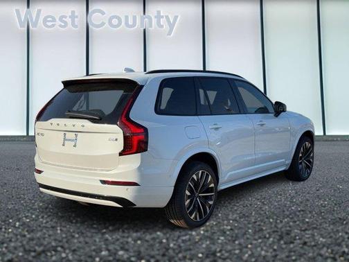 2026 Volvo XC90 B6 AWD Ultra Dark Theme 7-Seater
