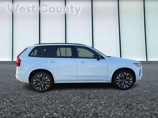 2026 Volvo XC90 B6 AWD Ultra Dark Theme 7-Seater
