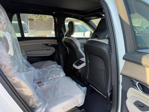 2026 Volvo XC90 B6 AWD Ultra Dark Theme 7-Seater