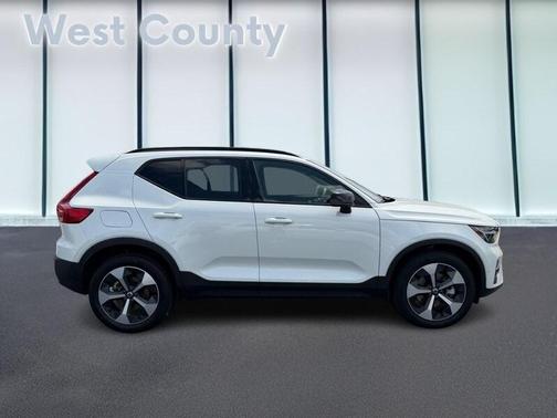 Crystal White 2026 Volvo XC40 B5 Plus