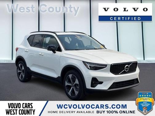 Crystal White 2026 Volvo XC40 B5 Plus