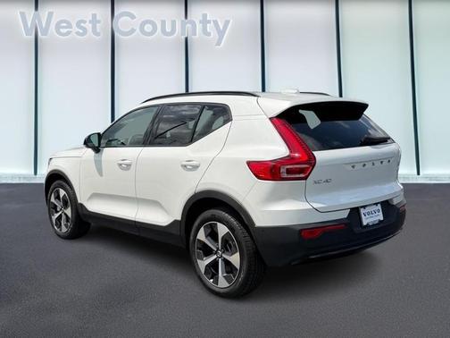 Crystal White 2026 Volvo XC40 B5 Plus