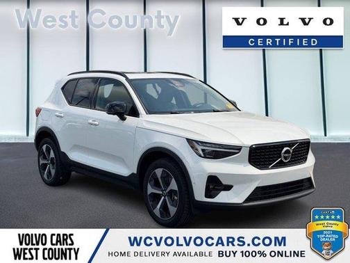 Crystal White 2026 Volvo XC40 B5 Plus