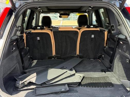 2022 Volvo XC90 T6 Inscription 7 Passenger