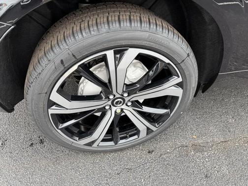 2025 Volvo XC60 B5 AWD Ultra