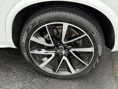 2023 Volvo XC90 B6 Plus 6-Seater