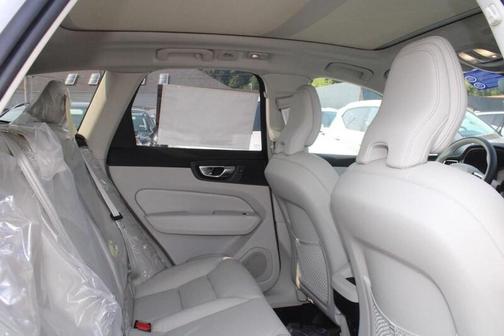 2025 Volvo XC60 B5 AWD Plus