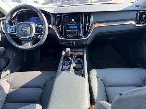 2026 Volvo V60 Cross Country B5 Plus