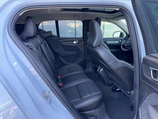 2026 Volvo XC40 B5 Plus