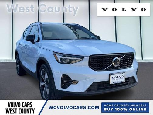 2026 Volvo XC40 B5 Plus
