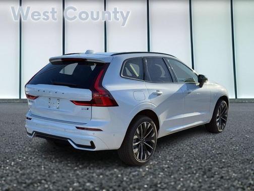 2026 Volvo XC60 B5 Ultra