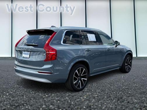 2022 Volvo XC90 T6 Momentum 6 Passenger