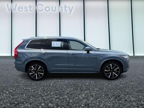 2022 Volvo XC90 T6 Momentum 6 Passenger