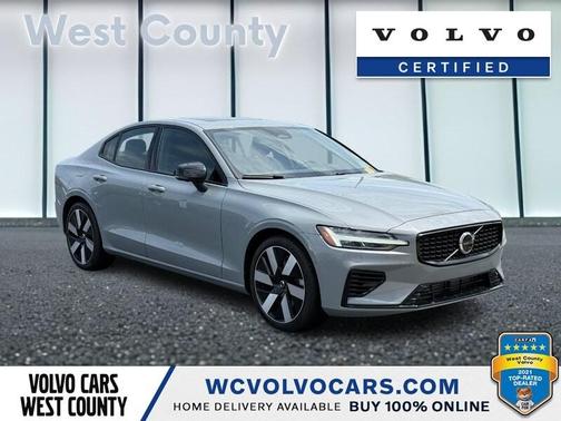 2024 Volvo S60 Recharge Plug-In Hybrid T8 Plus Dark Theme