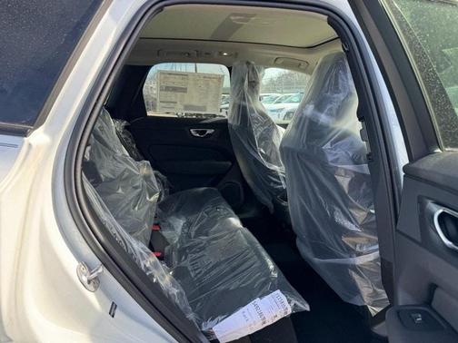 2026 Volvo XC60 B5 Core