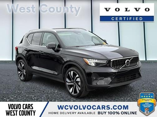 2025 Volvo XC40 B5 Plus Bright Theme